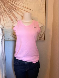 Small Nike top
