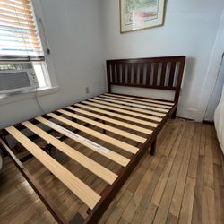 WOODEN FULL SIZE BED FRAME 