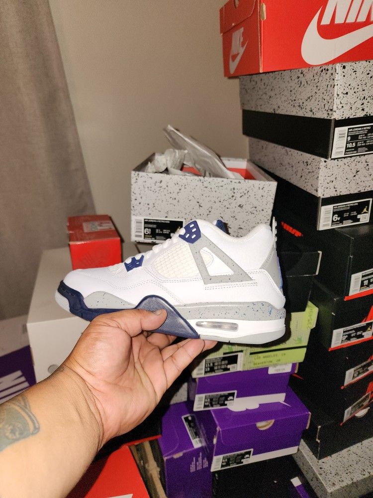 Jordan 4 Midnight Navy