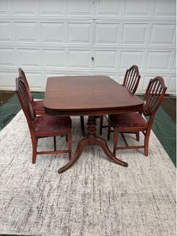 Vintage Ebert Furniture Co. Dining Set (1956) - Table & 4 Chairs