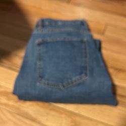 Women loose fit size 3 Jeans 