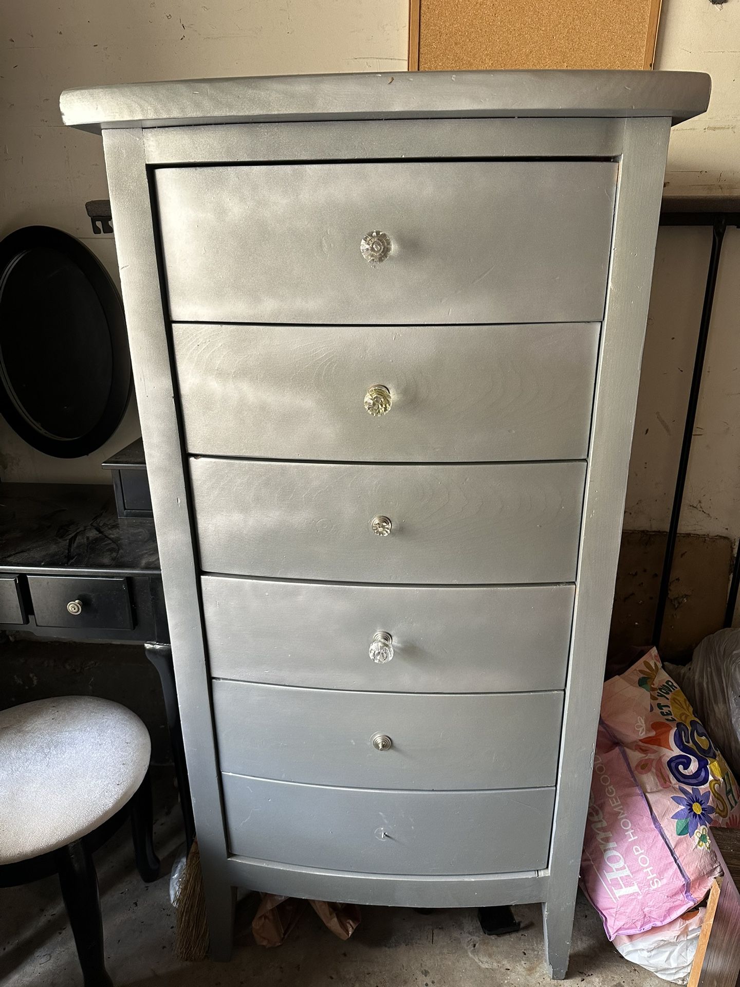 Grey Dresser