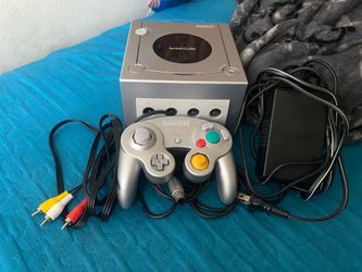 Nintendo GameCube Silver Console Bundle w/ Controller AV Cable Power