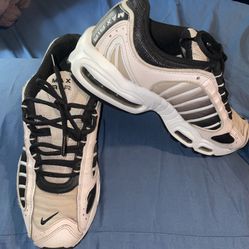 Nike- Max Air 