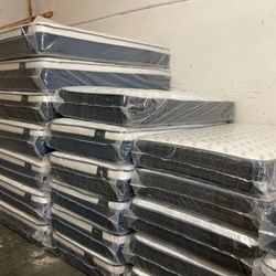 Queen Size Mattress Pillow Top 12"   New Mattress 