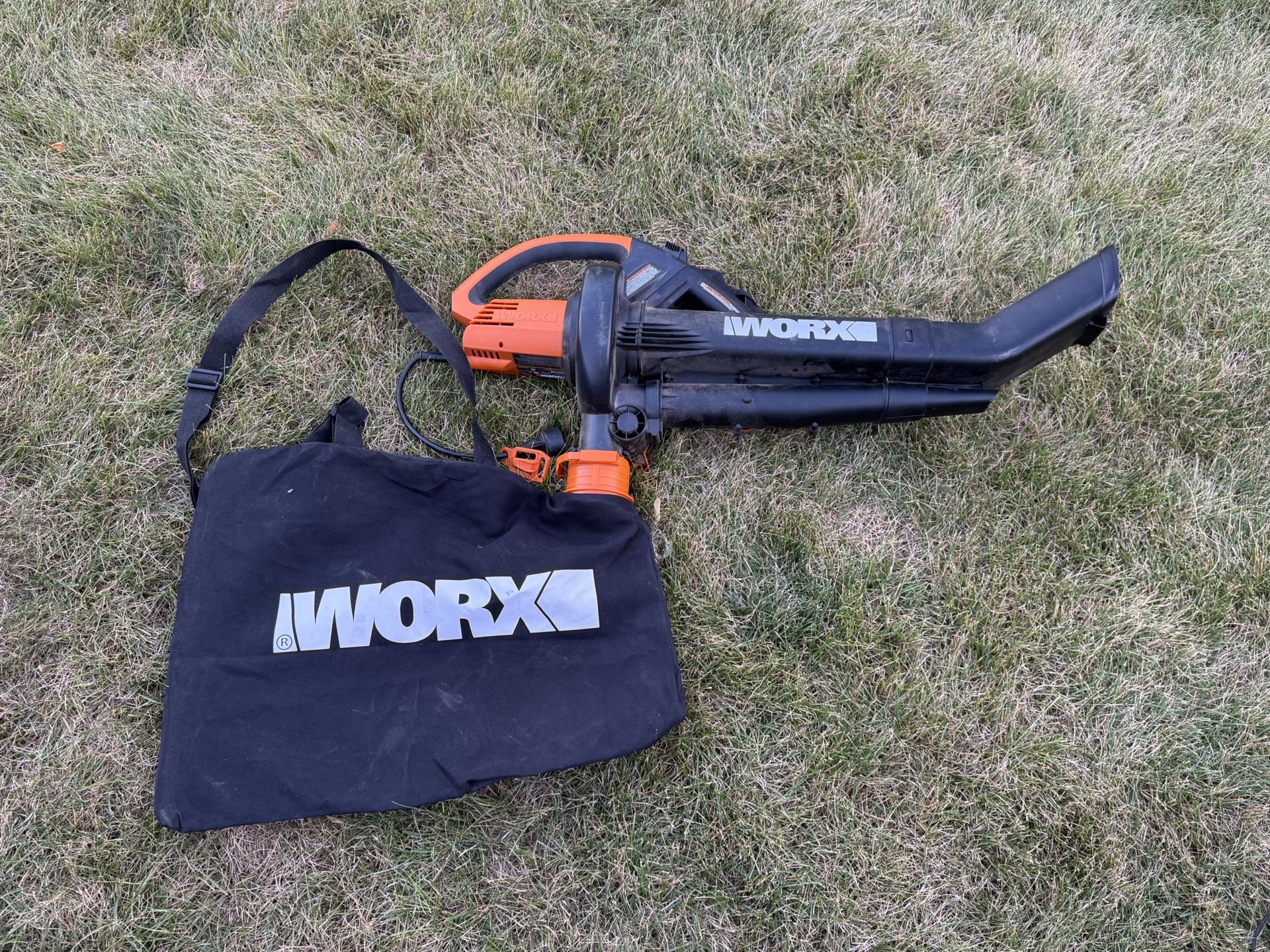 WORX WG505 Trivac 12 Amp 3-in-1 Electric Leaf Blower/Leaf Vacuum/Mulcher with Bonus Attachments