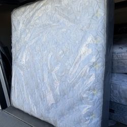 King Size Eastern Euro King Koil Intimate Luxury Firm Button Top Stearns & Foster Reserve Estate Kluft Hotel Collection Aireloom Beautyrest Black Purp