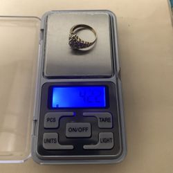 14K Gold Ring with Natural Diamonds – 4.22g