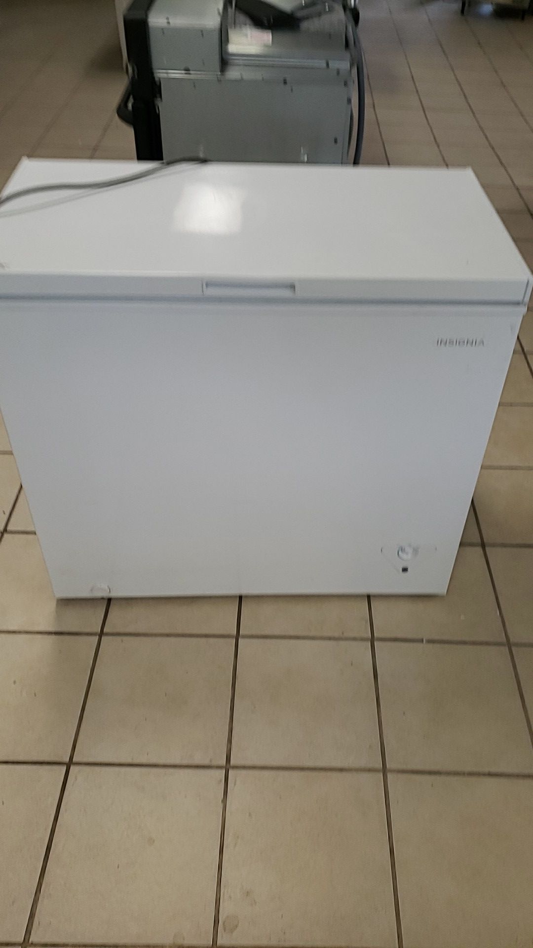 Insignia Nscz70wh6 37" White 7.0 Cu.ft. Chest Freezer Nob 44204 Hrt