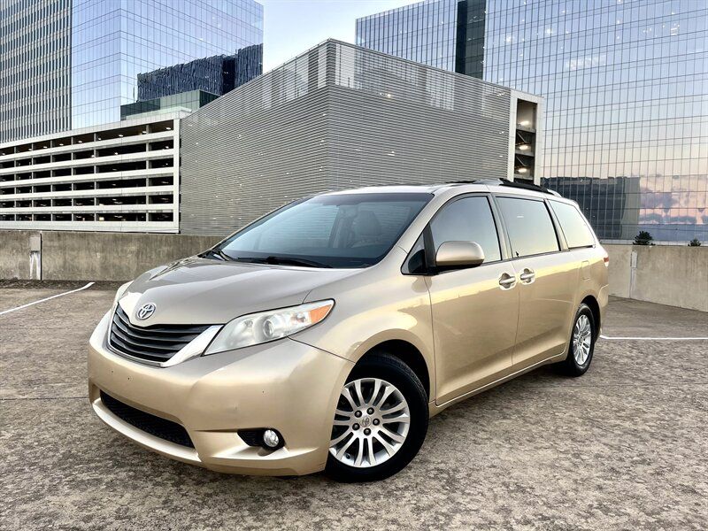 2011 Toyota Sienna XLE 8-Passenger