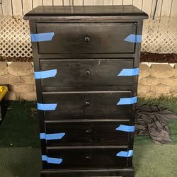 Dresser -5 drawers