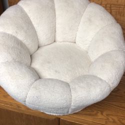 Swivel Dog Bed