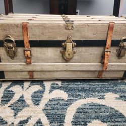 Vintage Trunk 