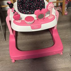 Minnie Mouse Babe Walker 