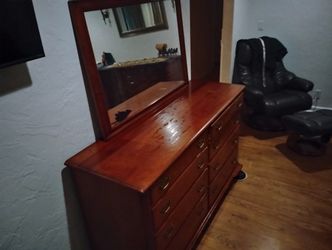 Stickley Dresser And Mirror