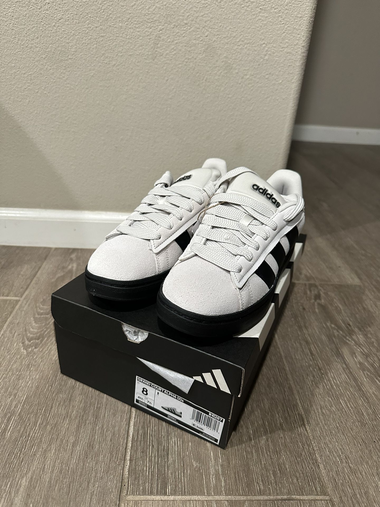 <NIB> adidas Mens Grand Court Alpha 00s (Size:8)