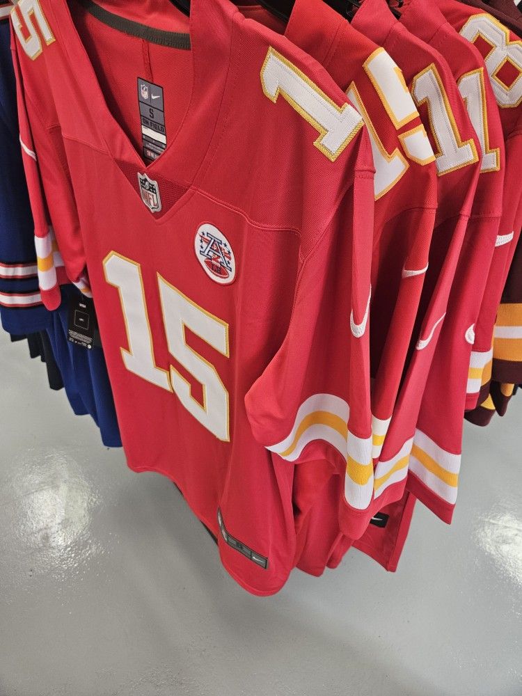Patrick Mahomes Jersey Multiple Sizes