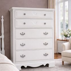 Beautiful Classic Dresser 