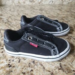 Black Levi's Sneakers Size 8