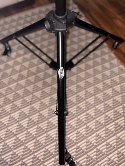 GRIFFIN Professional Studio Microphone Boom Stand with Casters