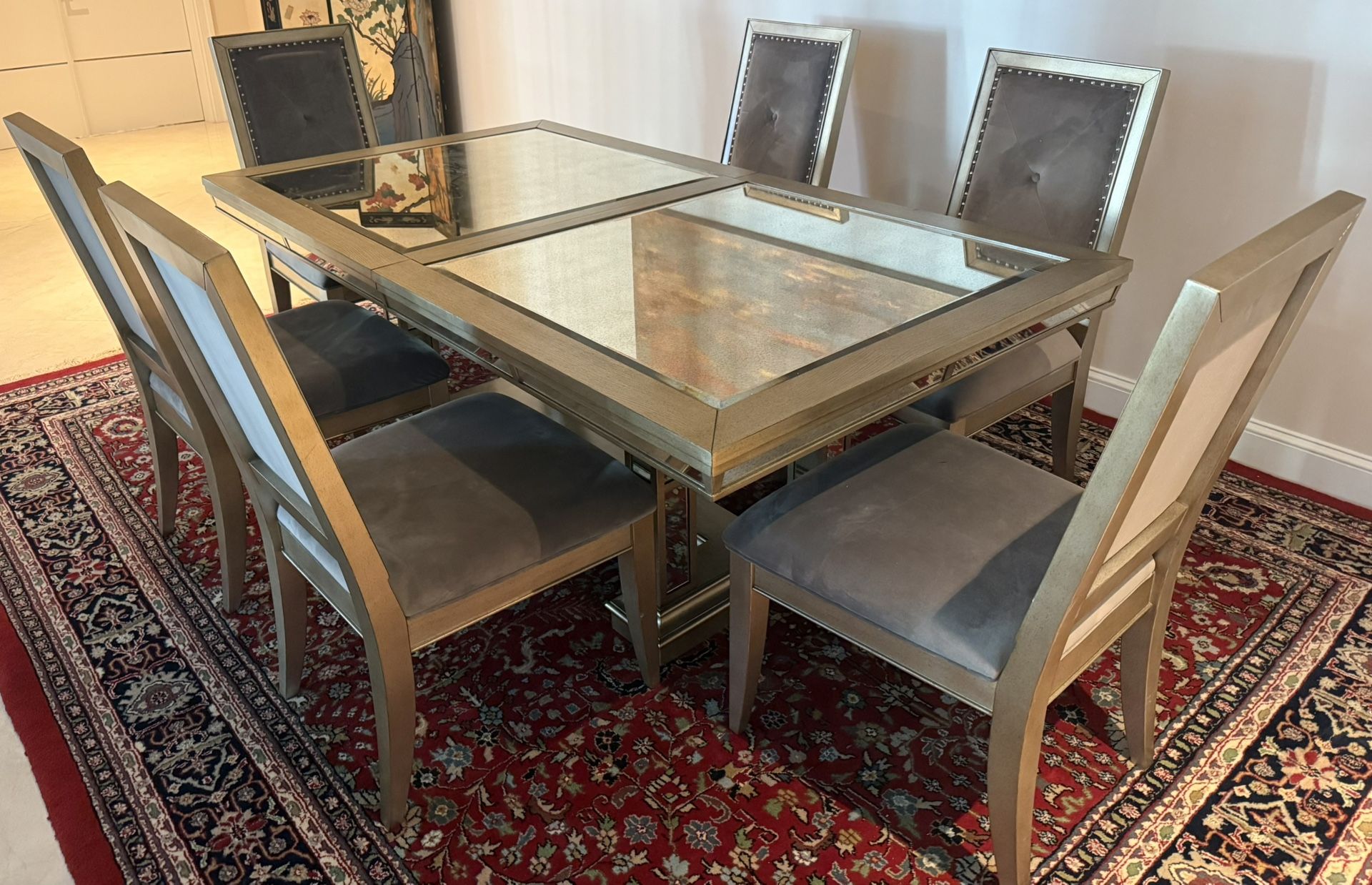 Elegant Dining Table & Chairs