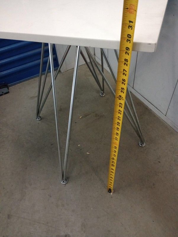 Set Of 2 Chairs And 1 Table In Good Conditions