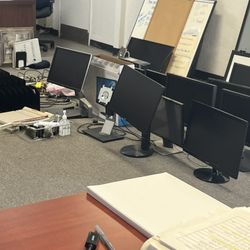 Computer desktop monitors