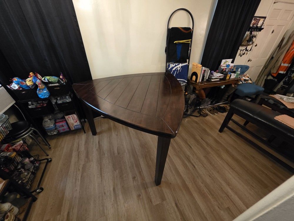 Dining room table