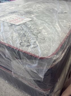 New King pillow top plus set Organic!! Nuevo colchón king organic matrress and box spring