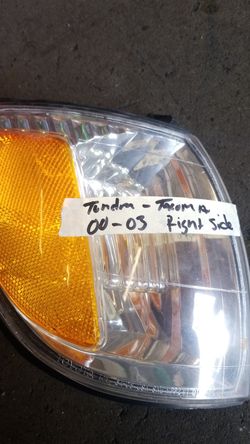 Tundra or tacoma 00-03 rightside coner light
