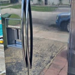 Whirlpool Gold Refrigerator  36/68