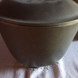 Vintage Lodge Bean Pot