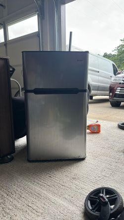 Mini fridge
