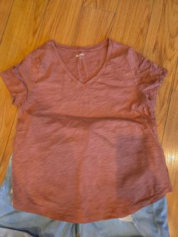 Old Navy tshirt size M $2