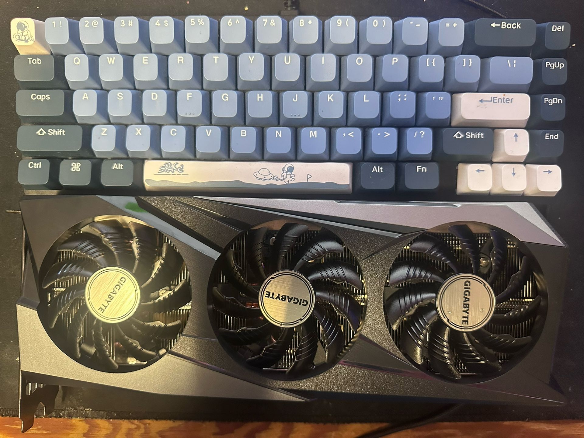 Rx7600 (8GB)