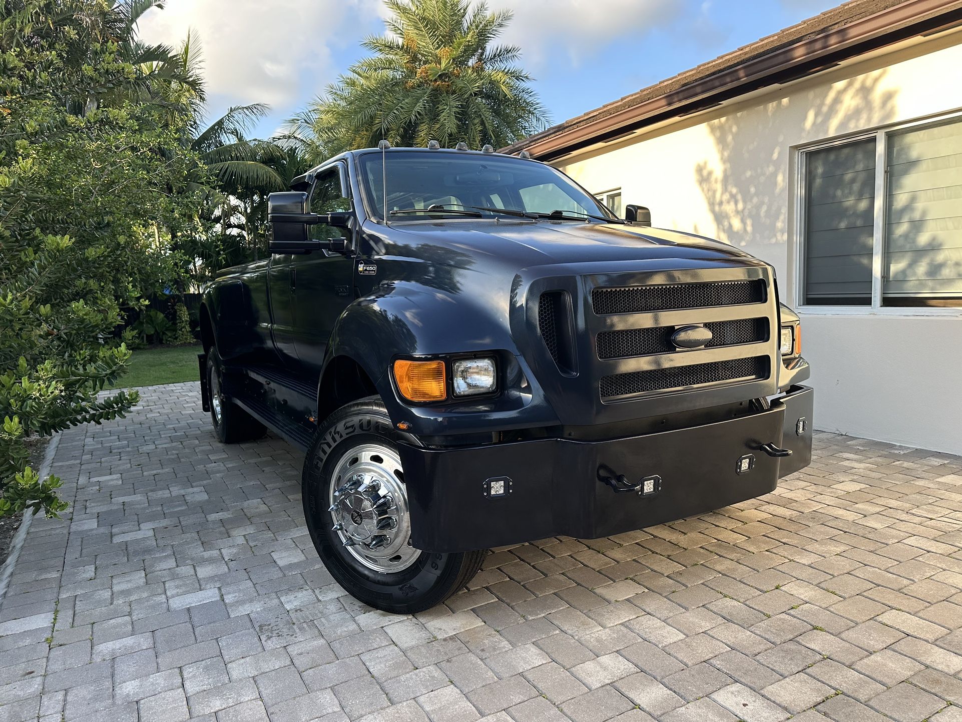 Ford 650 Year 2000 
