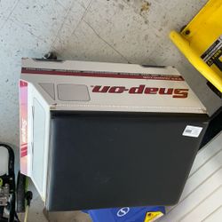 SNAP ON ROLLING CART