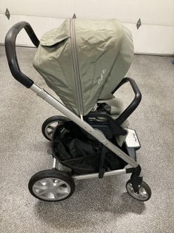 Nuna Pipa reversible Stroller
