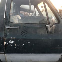 Chevy 1982 Long Bed/ Cab For Parts Chassis