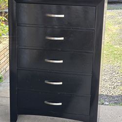 DRESSER