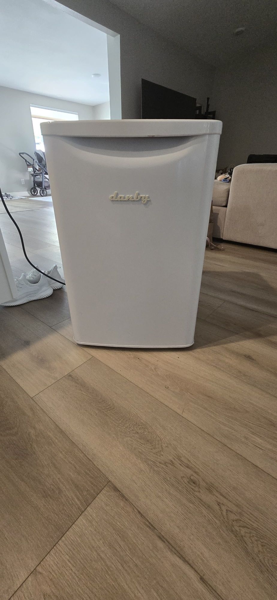 Mini fridge