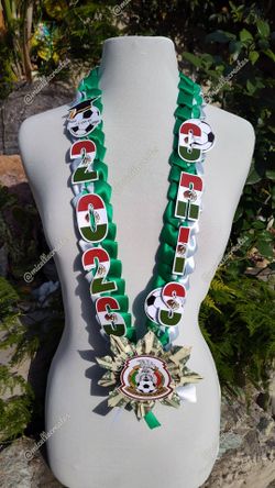 Soccer Graduation Lei 🎓✨ ⚽ Graduation Lei