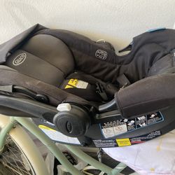 Graco Car seat With Base 