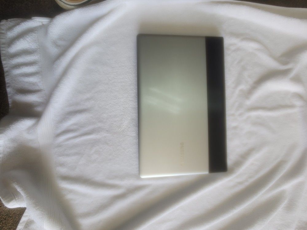 Samsung Laptop With Webcam And DVD