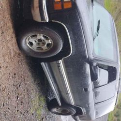 Parting Out A 98 GMC Yukon Runs And Drives 