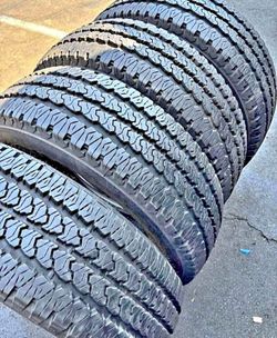 285/60/20 firestone vendo un set de llantas usadas excelente condiciones de vida las 4 ✅🤩I am selling a set of used tires, all 4 in excellent living 