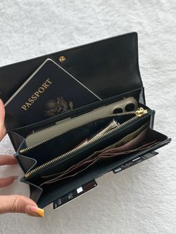 Authentic Louis Vuitton 'Sarah' Wallet for Sale in Mililani, HI - OfferUp