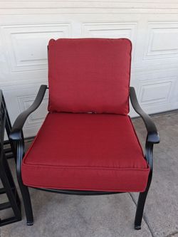 4 Large Metal Patio Chairs With NEW Hampton Bay Cushions