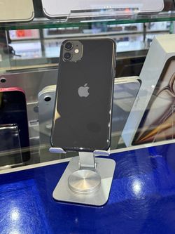 iPhone 11 64GB AT&T Pre-owned