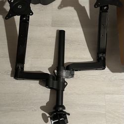 Dual monitor desk mount up to 30” like new